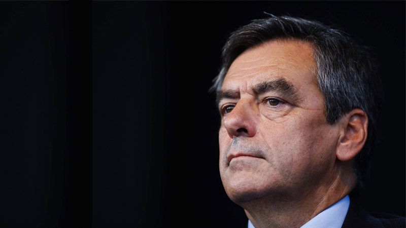 François Fillon officialise le remplacement du peuple français