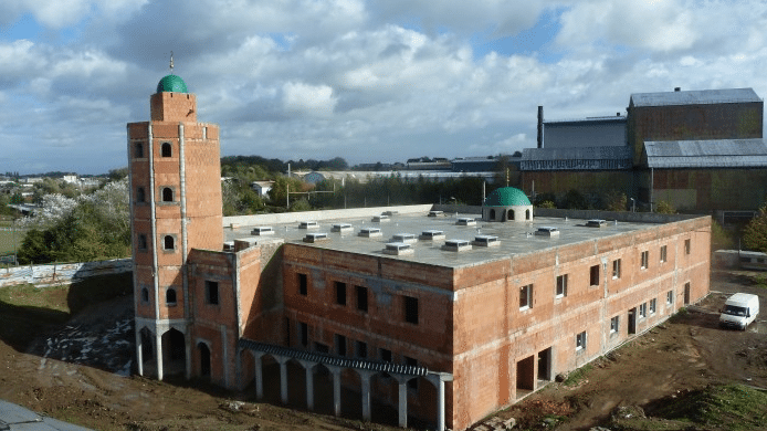 Une grande mosquée frero-compatible à Louvroil en voie de finalisation